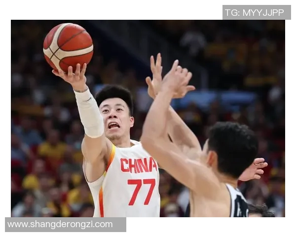 上海篮球队在世界杯预选赛中以58分稳居积分榜首位展现强劲实力